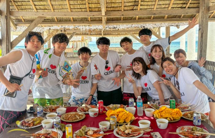 セブ島旅行を楽しむ学生