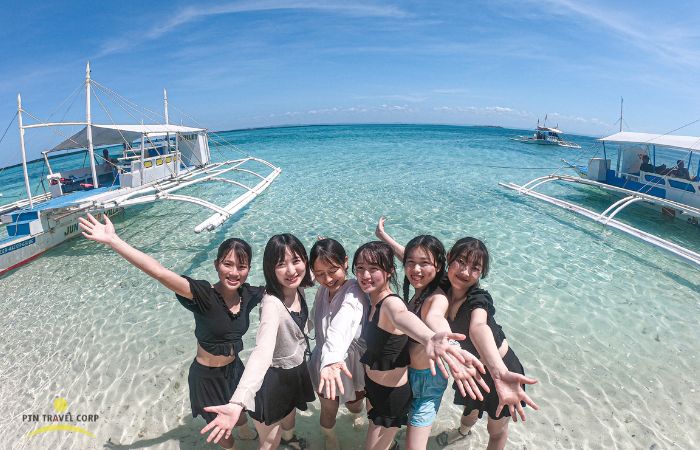 楽しんでいる女性たち