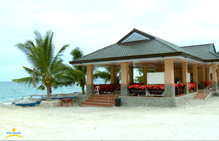 オスロブジンベイザメシュノーケリングの港