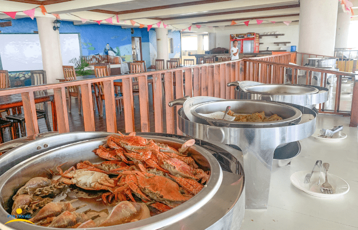 ナルスンア島のビュッフェ