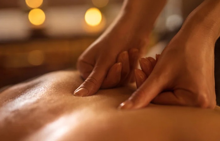 スパでマッサージ