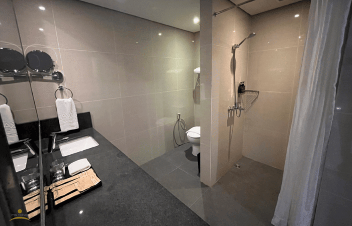 ホテルのシャワー