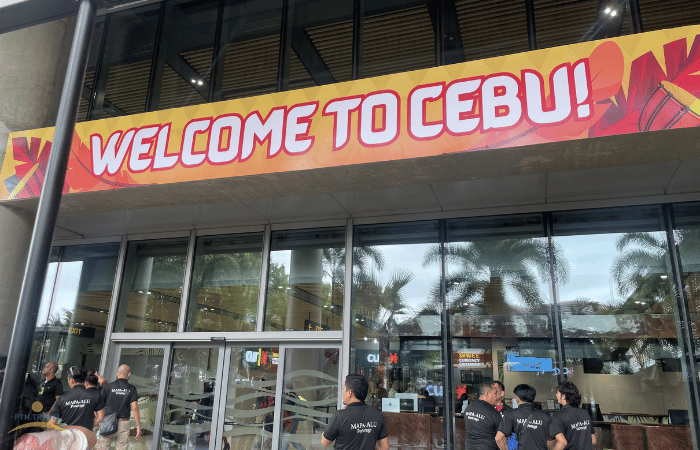 マクタン国際空港の到着口