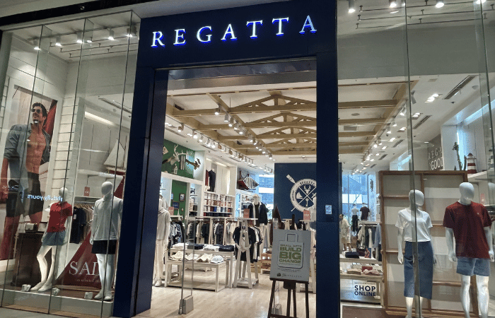 REGATTA店舗の外観