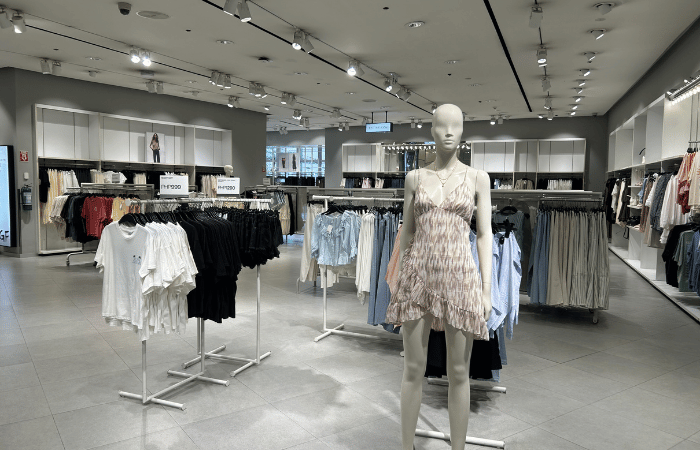 H＆M店舗の外観